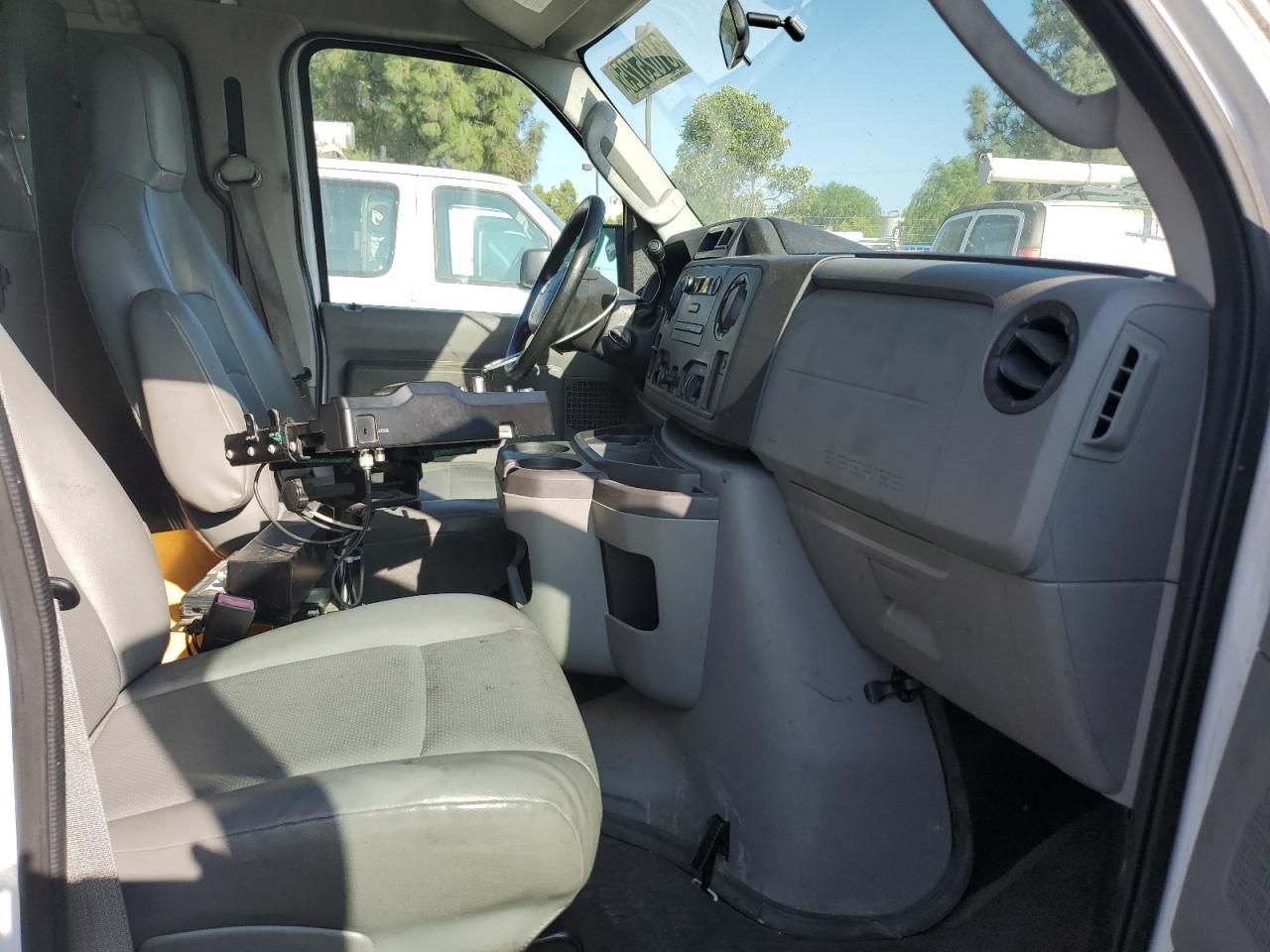 2010 Ford Econoline E250 van