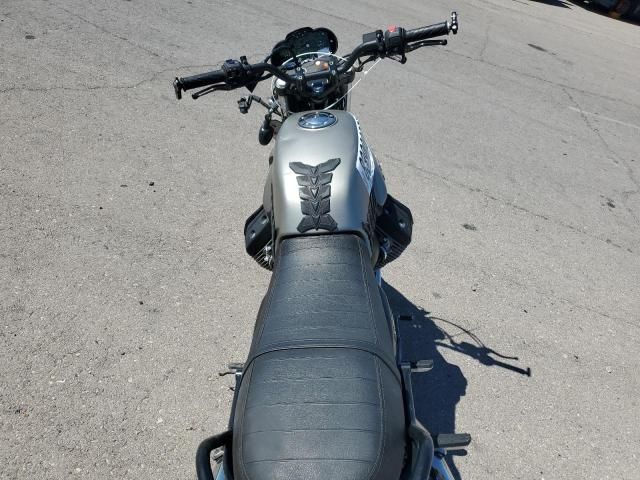 2016 Moto Guzzi V7 LL Stone