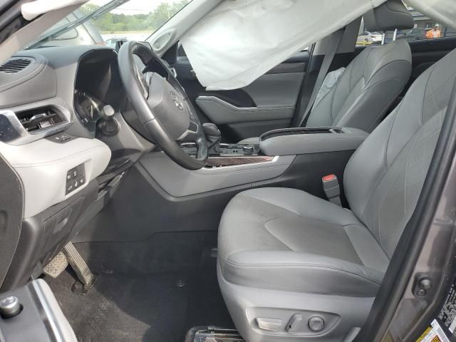 2022 Toyota Highlander Platinum