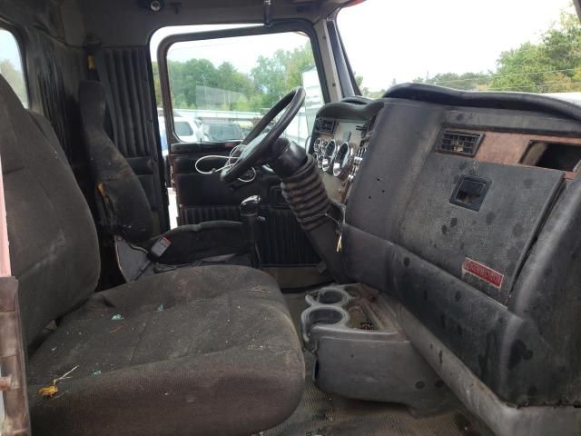 2004 Kenworth T800 Semi Truck