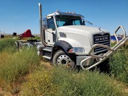 2020 Mack GR64BT Semi Truck en venta en Andrews, TX