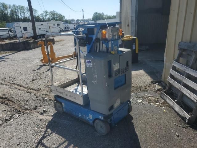 2011 Genie GR-15 Vertical Lift