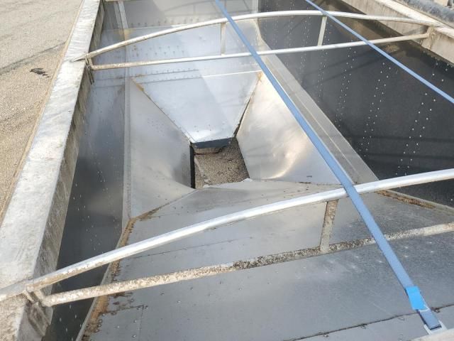 2019 Cornhusker AG Hopper-Agriculture Trailers Feed Delivery TRA