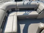2021 Sun Tracker Partybarge