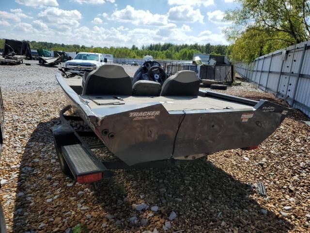 2018 Tracker Boat