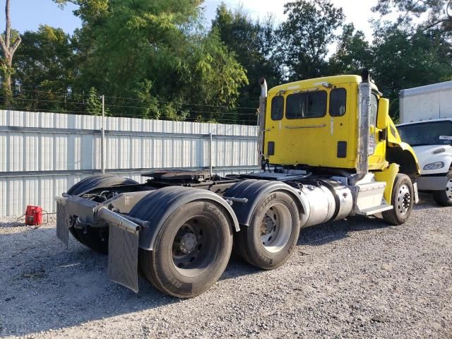 2014 Peterbilt 579 Semi Truck