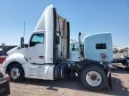 2015 Kenworth T680 Semi Truck