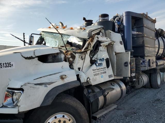 2020 Freightliner 114SD Hydrovac Truck