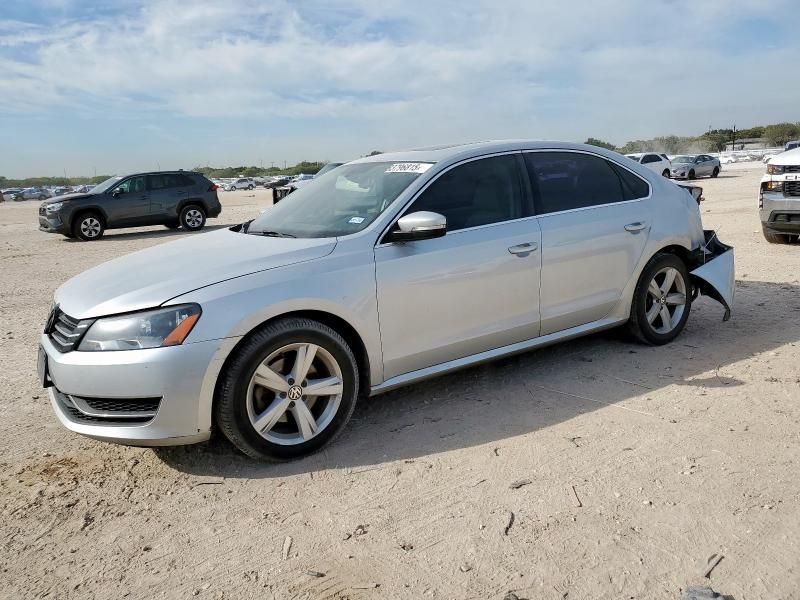 2013 Volkswagen Passat SE