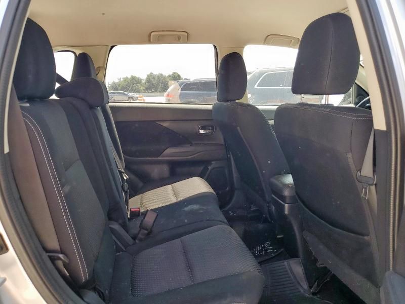 2018 Mitsubishi Outlander se