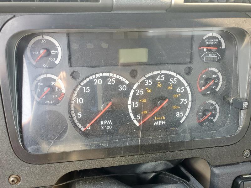 2016 Freigliner 2016 Freightliner Cascadia 125 Semi Truck