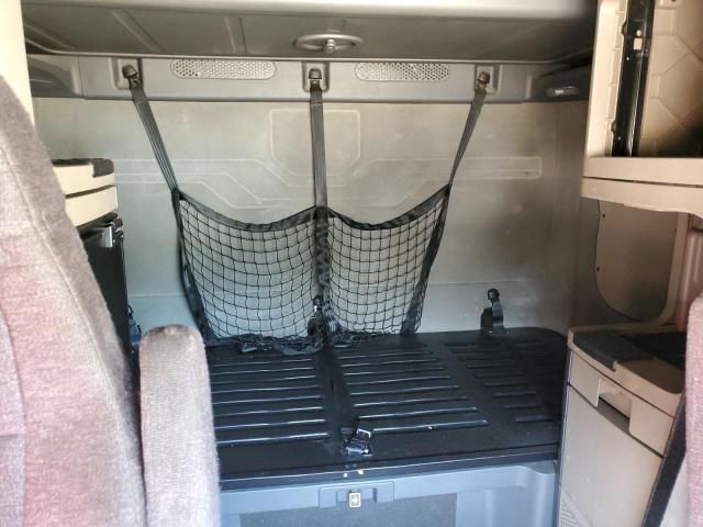 2016 Freightliner Cascadia 125 Semi Truck