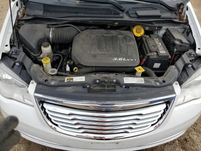 2016 Chrysler Town & Country Touring