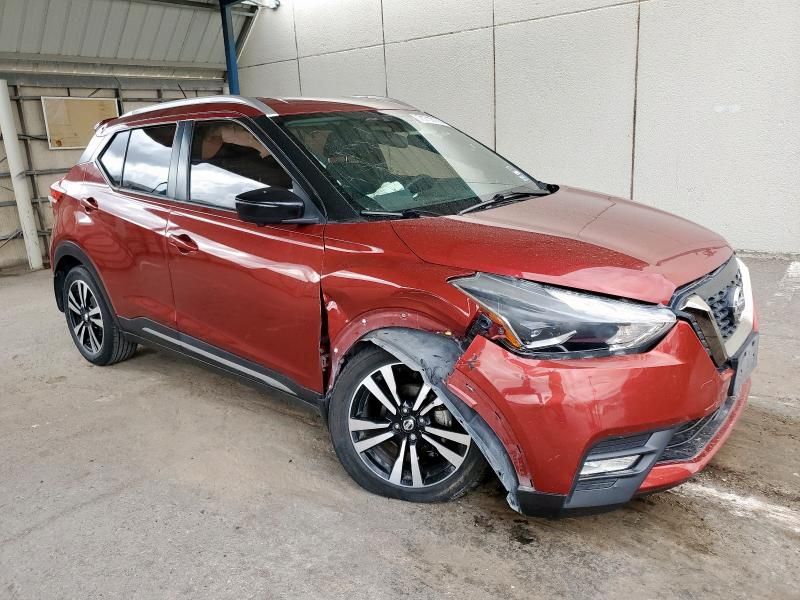 2020 Nissan Kicks SR