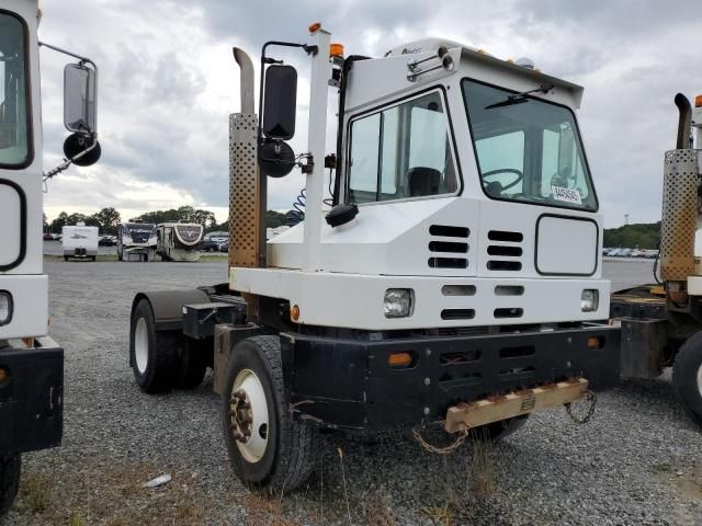 2011 Capacity TJ5000-Yard Truck