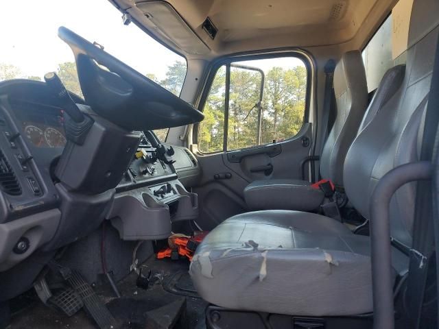 2020 Freightliner M2 106 MED-BOX Truck