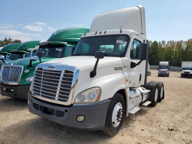 2012 Freightliner Cascadia Semi Truck