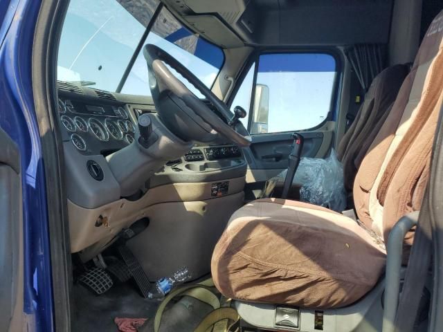 2012 Freightliner Cascadia 125 Semi Truck