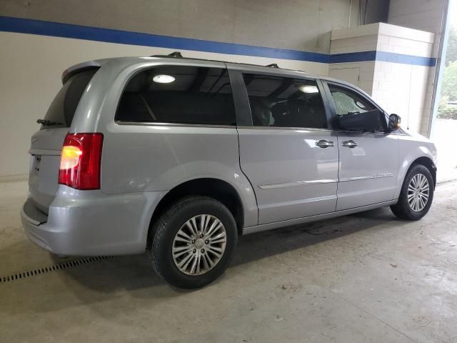 2014 Chrysler Town & Country Touring L