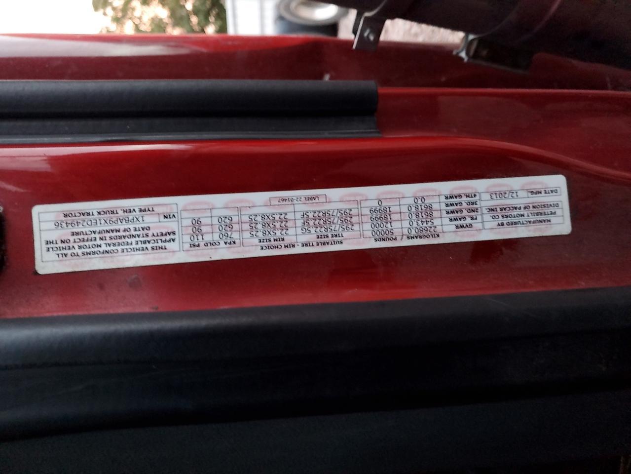 2014 Peterbilt 579 Semi Truck