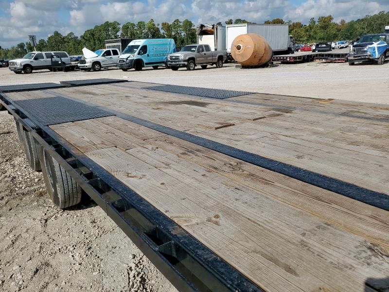 2025 PJ LD401 Equipment Trailer