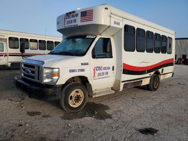 2010 Ford Econoline E450 Super Duty Cutaway Van