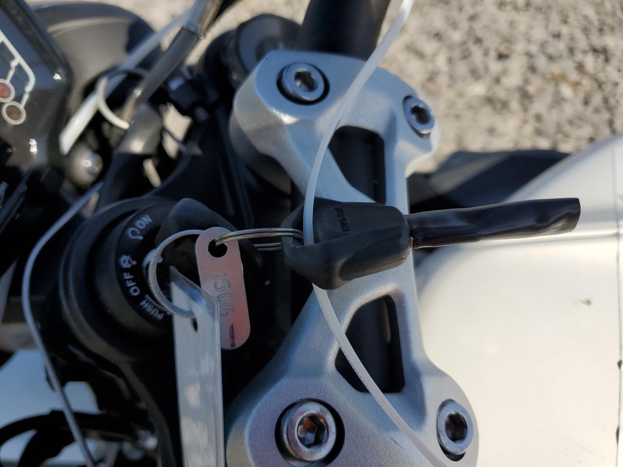 2025 Triumph Street Triple 765 R