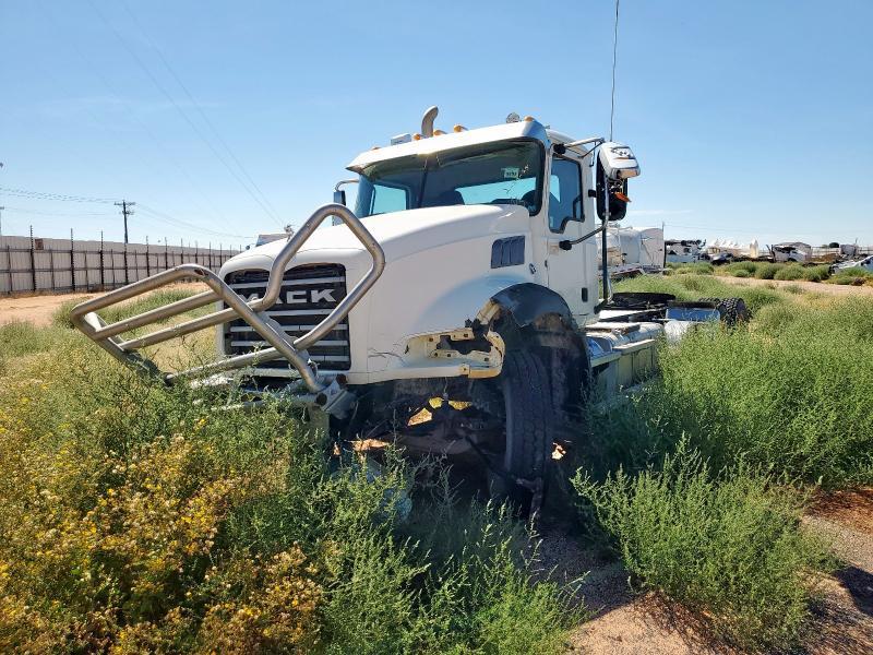 2020 Mack GR64BT Semi Truck