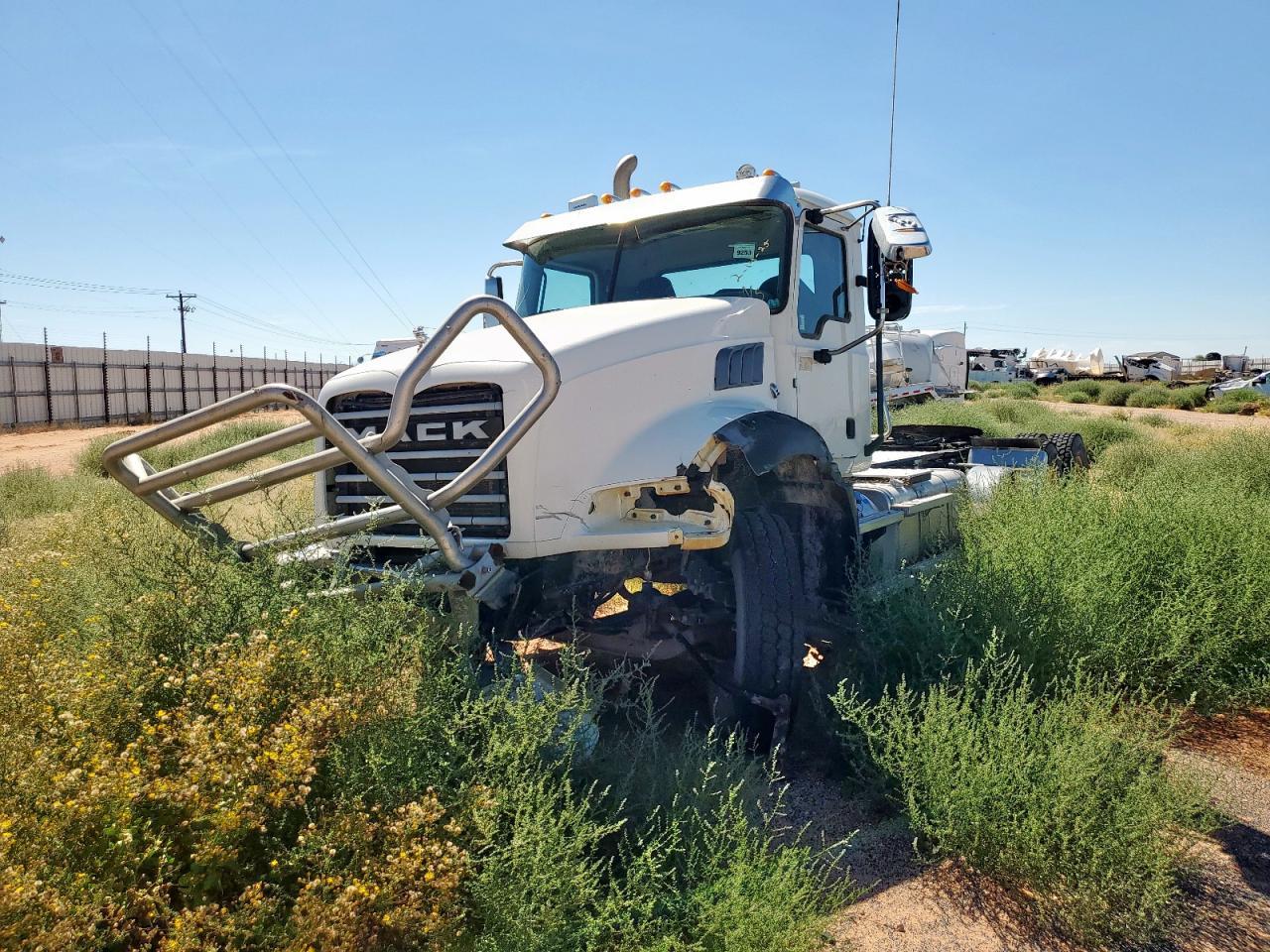 2020 Mack GR64BT Semi Truck