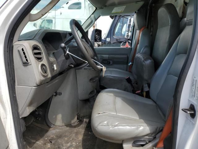 2016 Ford Econoline E350 Super Duty Cutaway Van