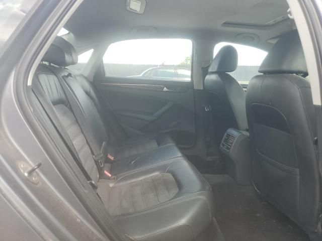 2013 Volkswagen Passat SEL