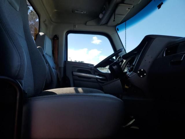 2017 Kenworth T880 Semi Truck