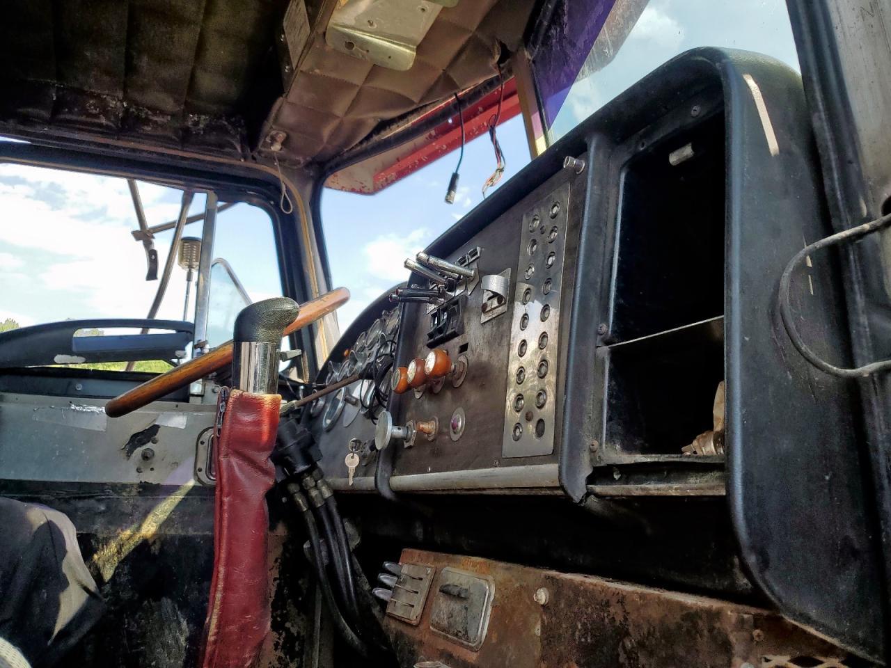 1980 Peterbilt Dump Truck