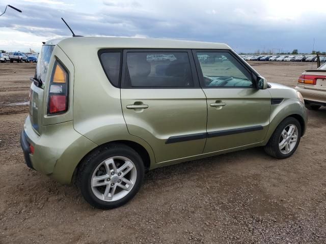 2011 KIA Soul +