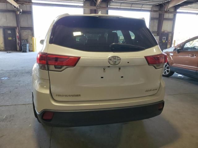2017 Toyota Highlander SE