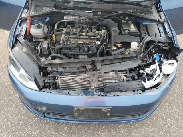 2017 Volkswagen Golf Sportwagen S