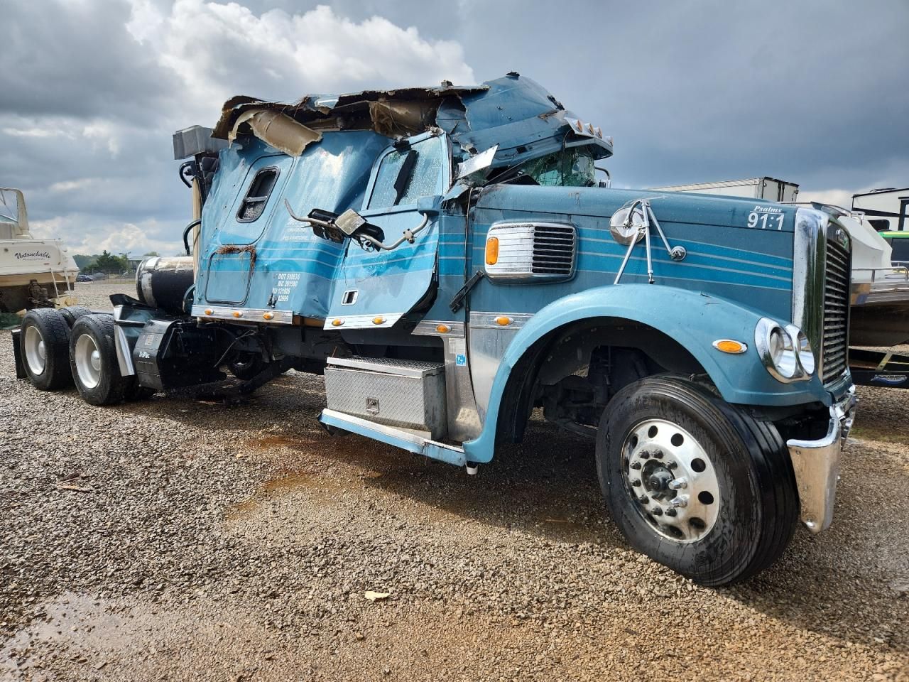 2016 Freightliner Coronado Semi Truck
