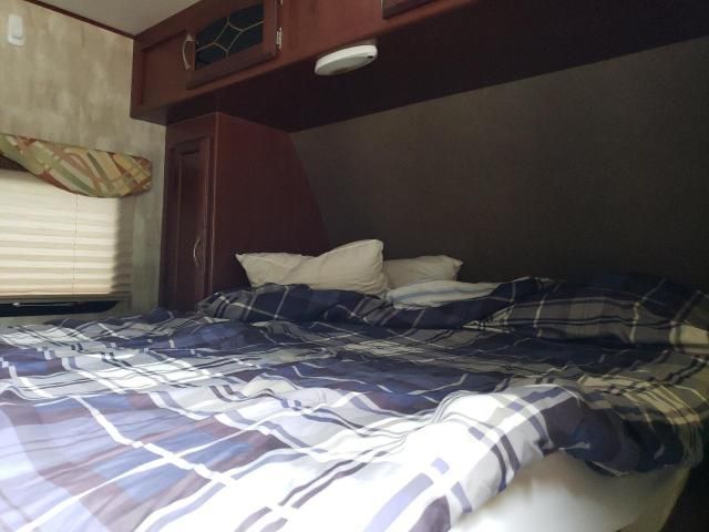 2015 Winnebago Camper