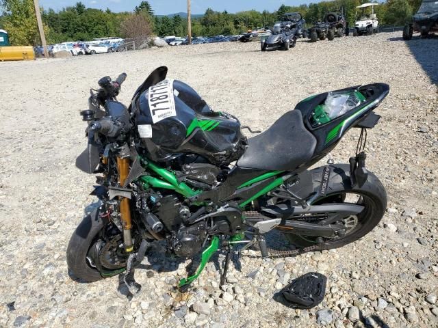 2022 Kawasaki ZR900 M