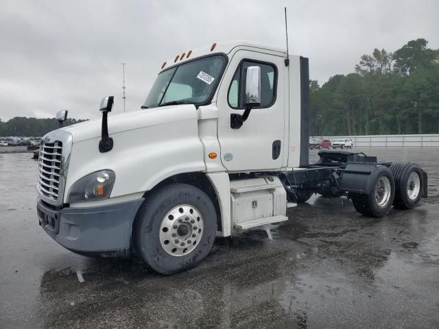 2018 Freightliner Cascadia 125 Semi Truck
