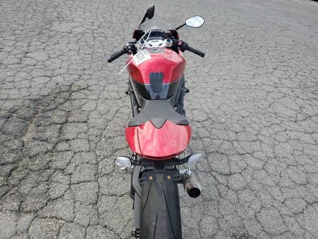 2022 Triumph Speed Triple 1200 RR