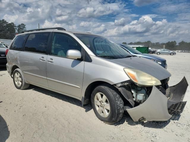 2004 Toyota Sienna XLE