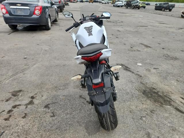 2013 Kawasaki EX650 F