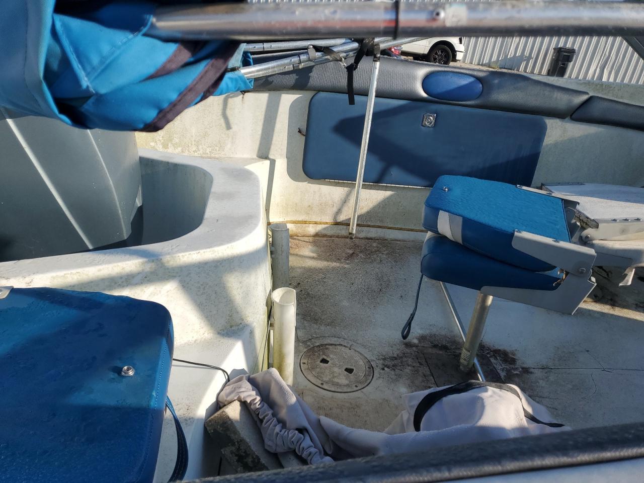 1998 Starcraft Co 1809 Fishing & SKI Boat-Boat