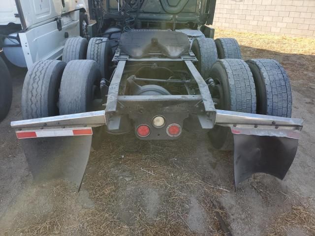 2013 Freightliner Cascadia 125 Semi Truck