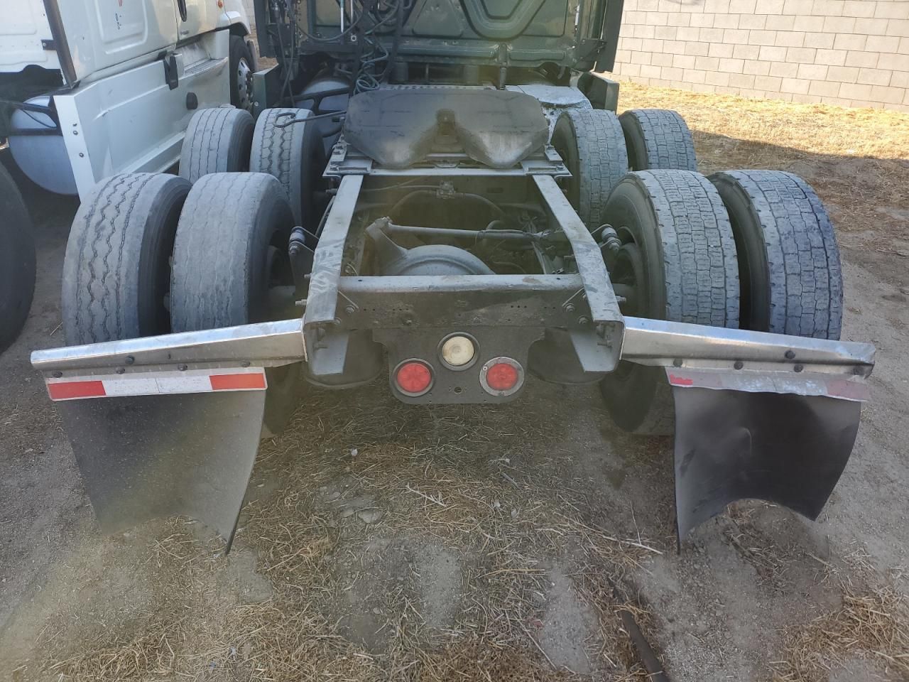 2013 Freightliner Cascadia 125 Semi Truck