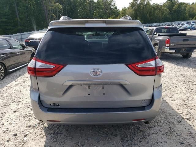 2017 Toyota Sienna LE