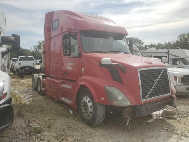 2007 Volvo VNL Semi Truck