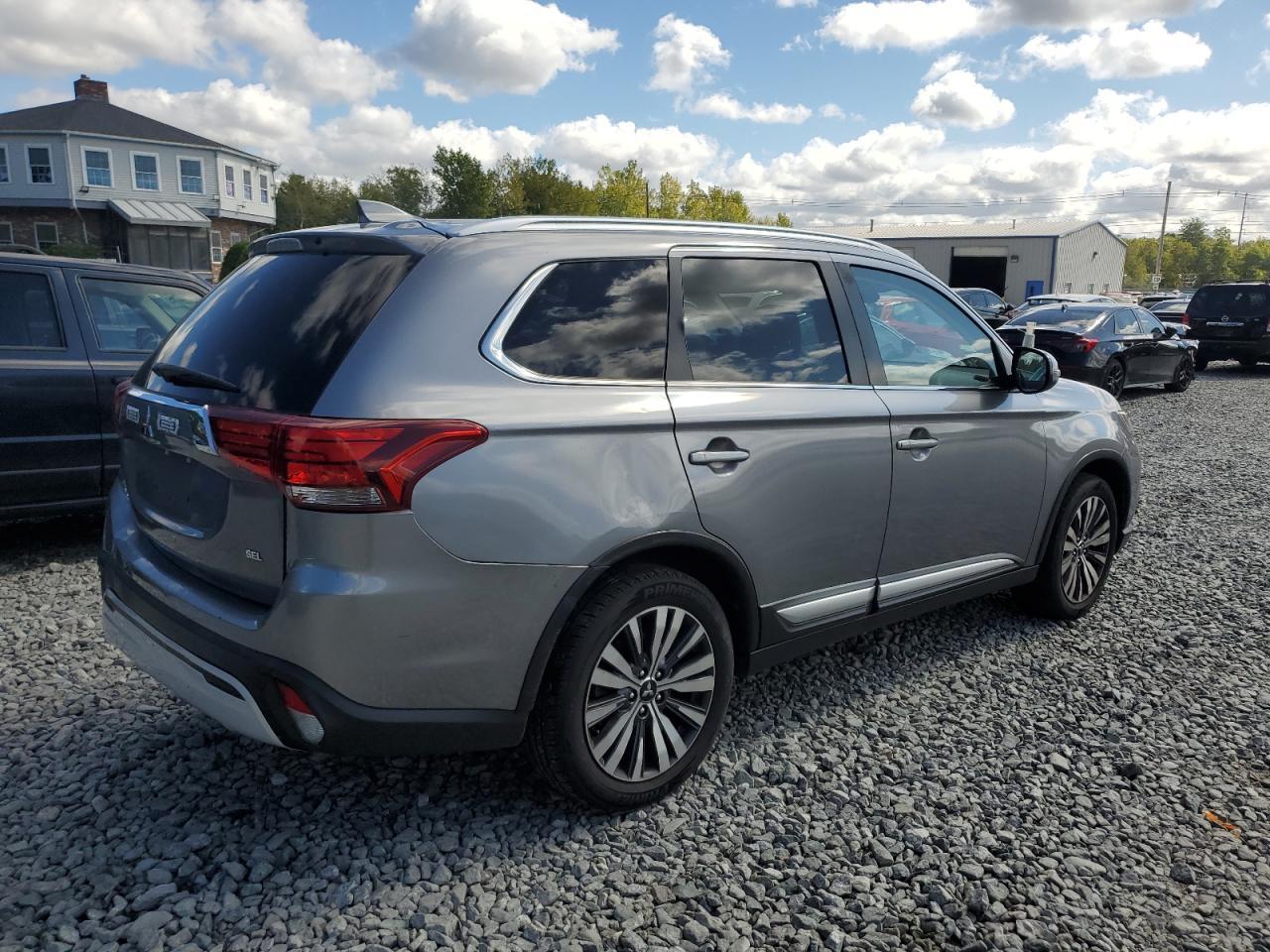 2020 Mitsubishi Outlander se