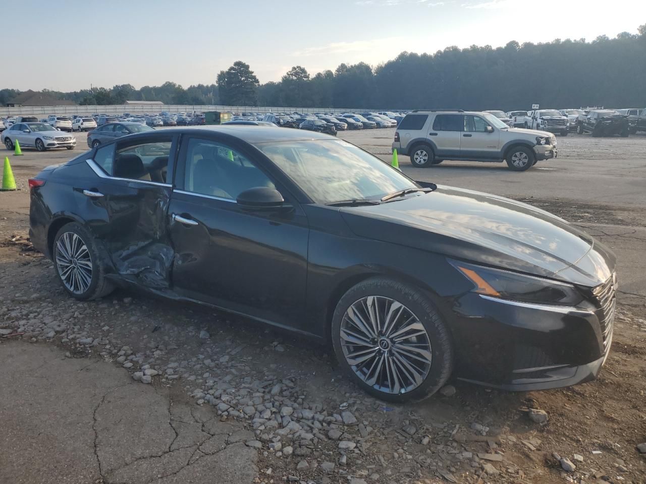 2025 Nissan Altima sl